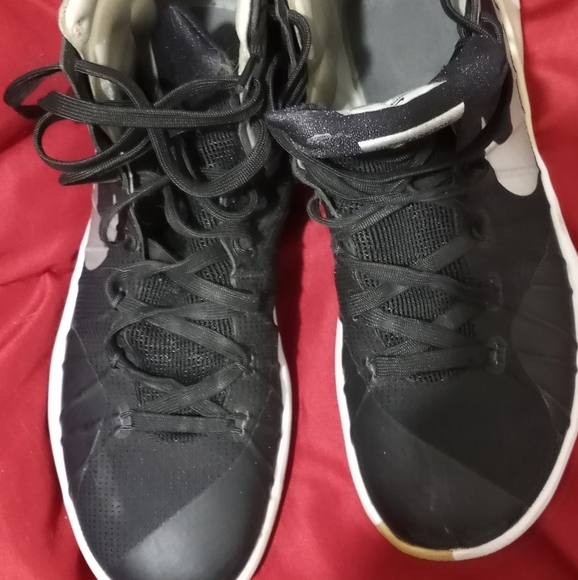 2016 Hyperdunks - Picture 2 of 5